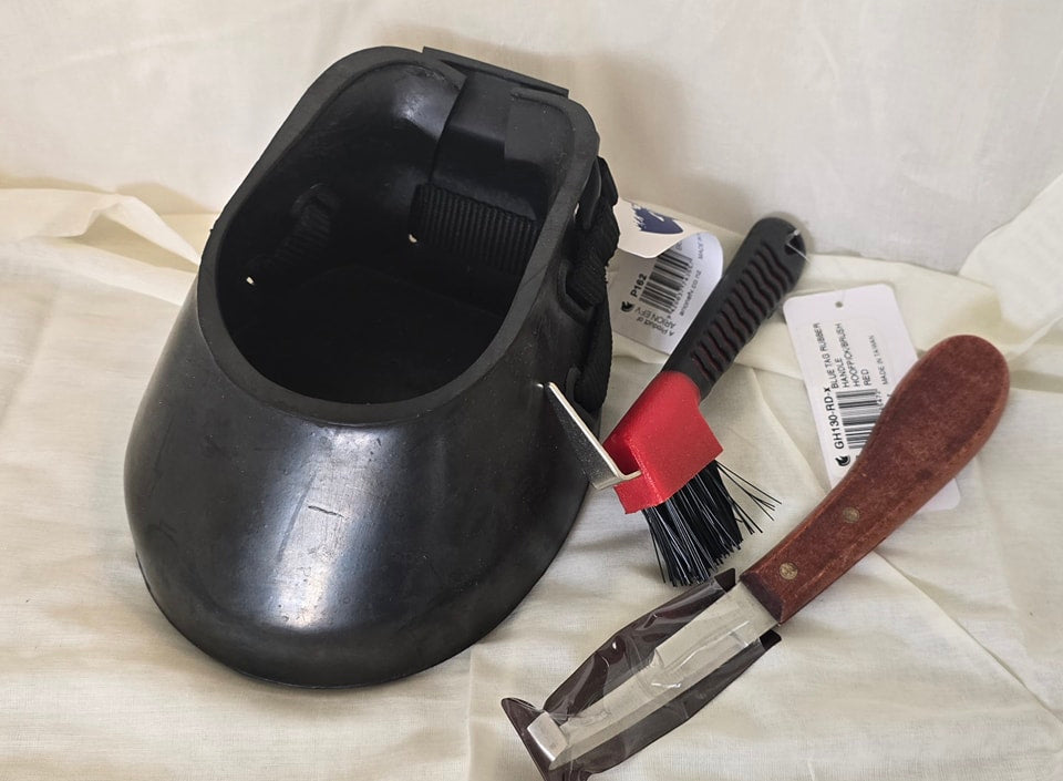 Hoof Set Foxwood Equestrian - Showing Tack and Saddlery